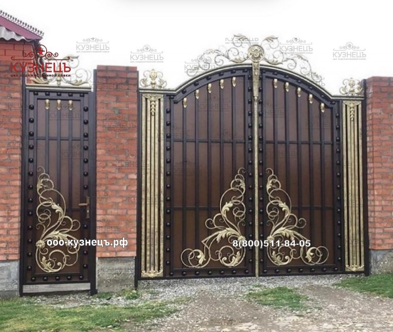 Кованые ворота со встроенной калиткой