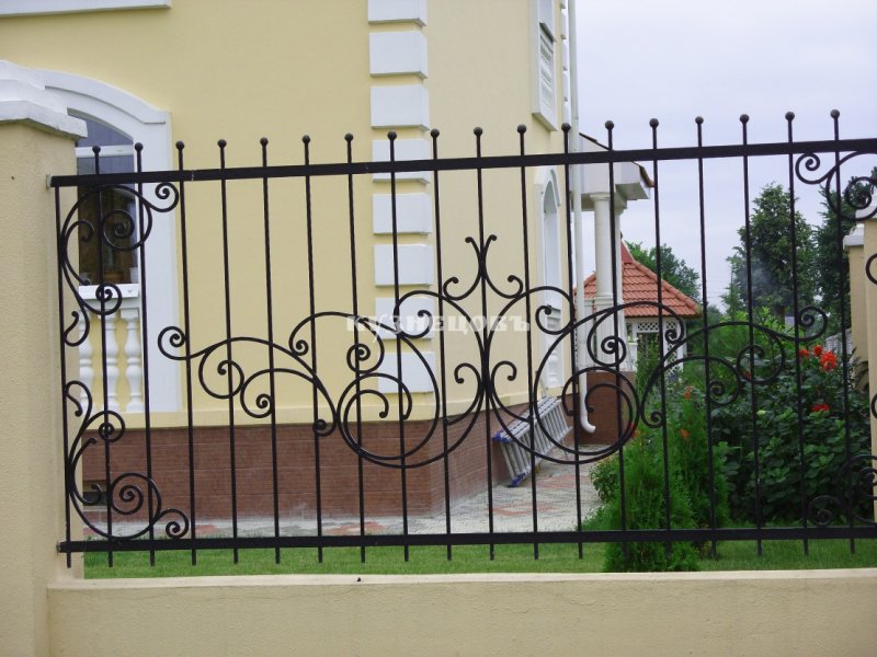 Красивые кованые заборы