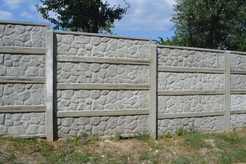 Забор из бетона