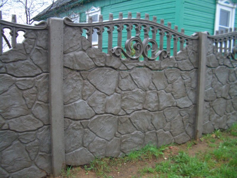 Бетонный забор секционный
