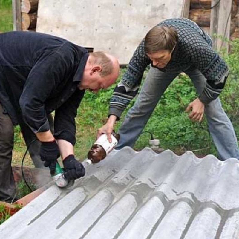 Забор из плоского шифера на даче