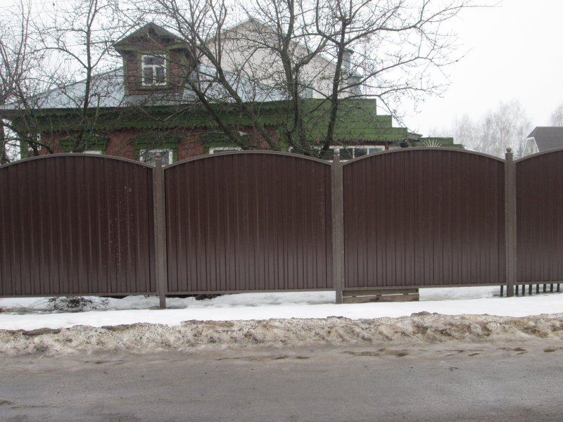 Красивый забор из профнастила