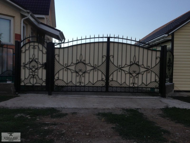 Красивые калитки из металла