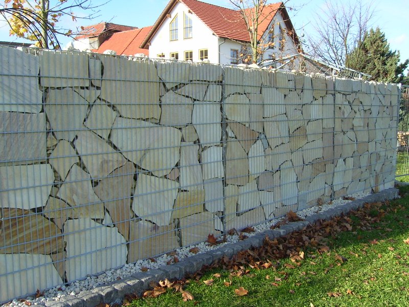 Заборчик из бутылок