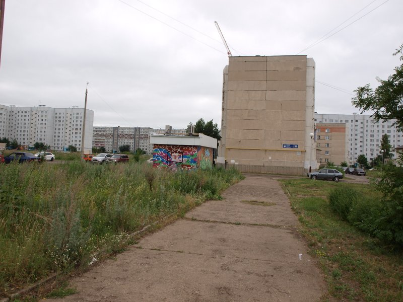 Трибуна на набережной в Набережных Челнах
