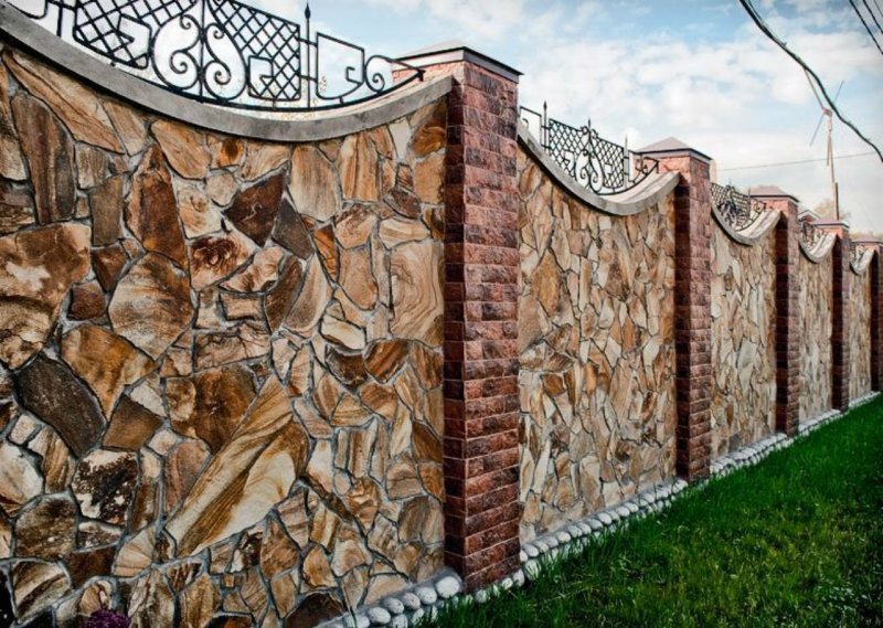 Заборы Отделанные камнем