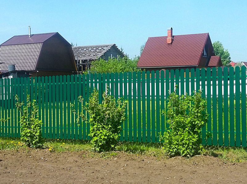 Забор из профлиста и евроштакетника комбинированный