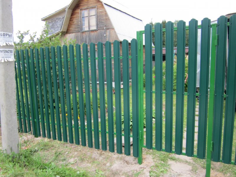 Калитка из штакетника металлического