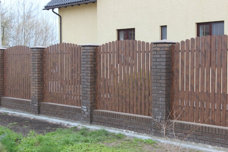 Металлический штакетник RAL 8017
