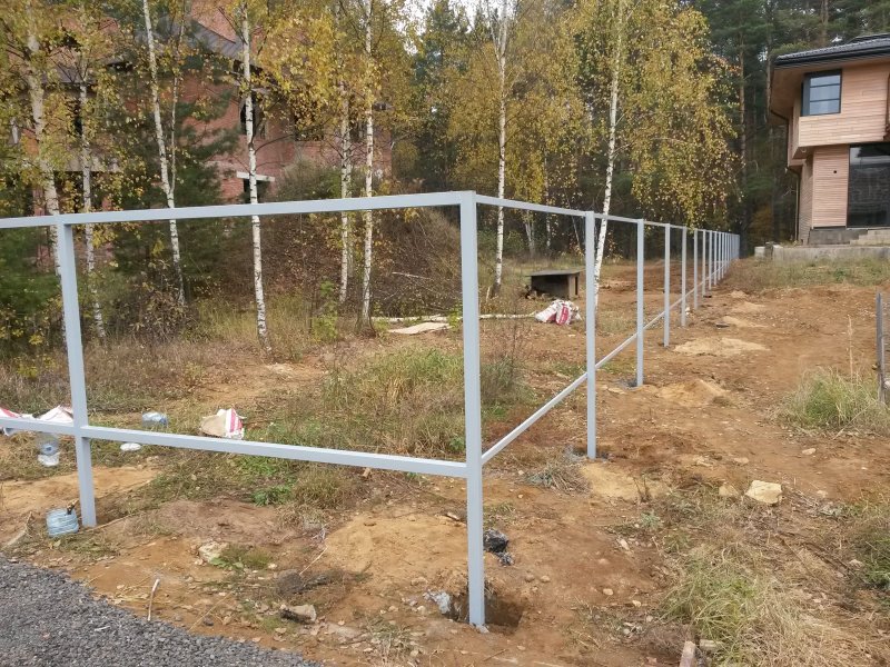 Каркас забора из профильной трубы
