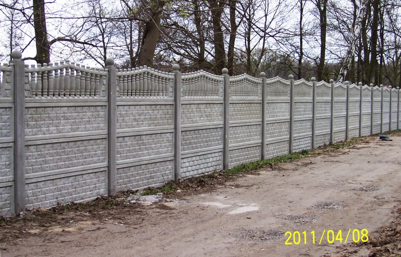 Крепкий бюджетный забор