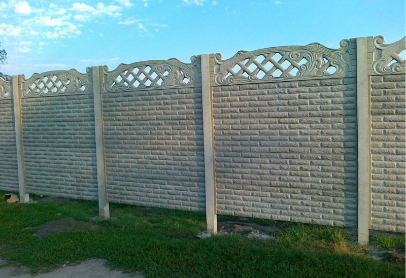 Декоративный бетонный забор