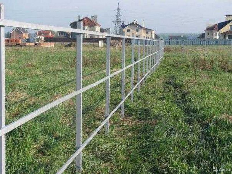 Забор на металлическом каркасе