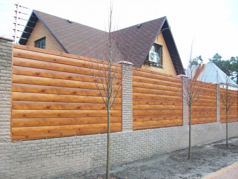 Забор металлический под брус