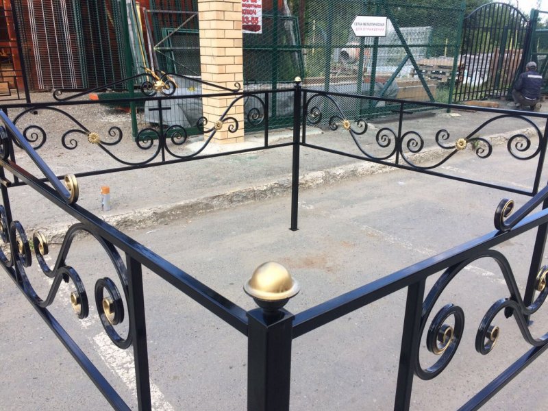 Кованые ограждения для кладбища