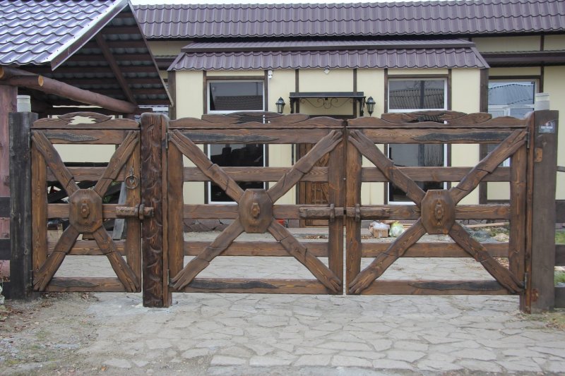 Резные беседки из дерева
