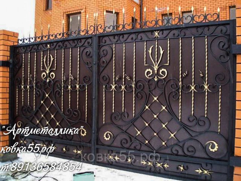 Ворота из профильной трубы с элементами ковки