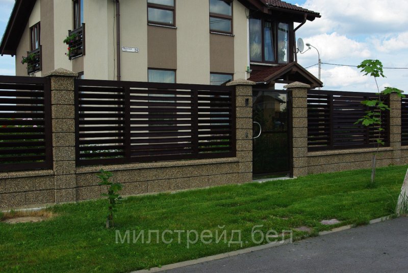 Забор горизонтальный металлический