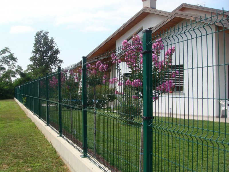 Палисадник из штакетника