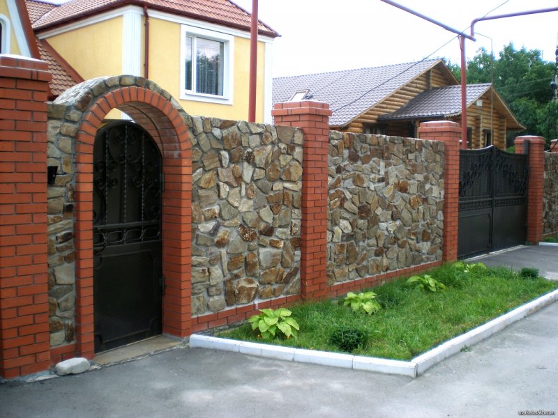 Каменный забор