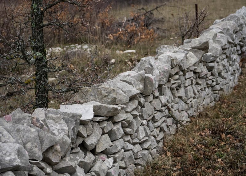 Столбы из бутового камня
