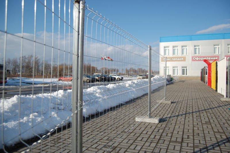 Временный деревянный забор для стройки