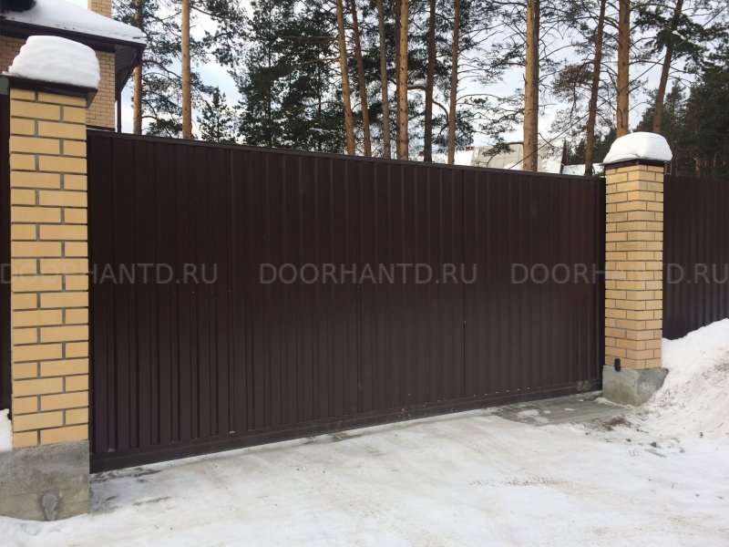 Откатные ворота с профлистом 8014