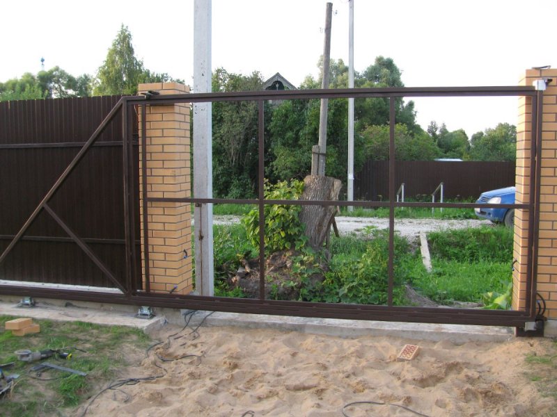 Закладные под улавливатель откатных ворот