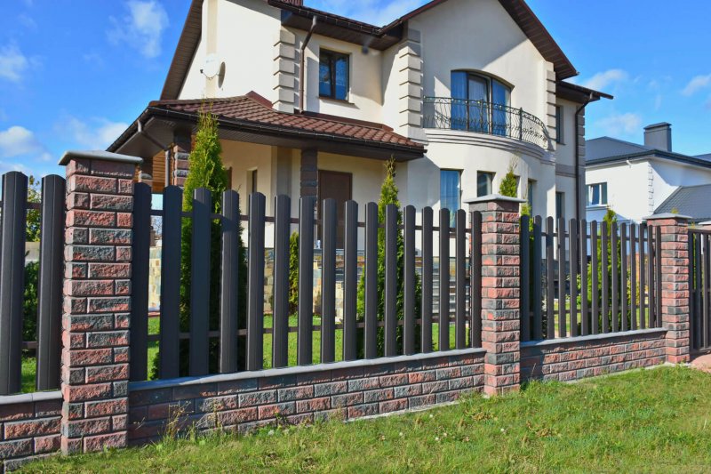Кирпичные столбы рал 1050