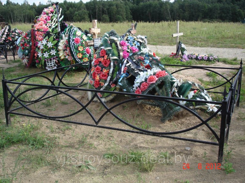 Ритуальные ограды из профильной трубы