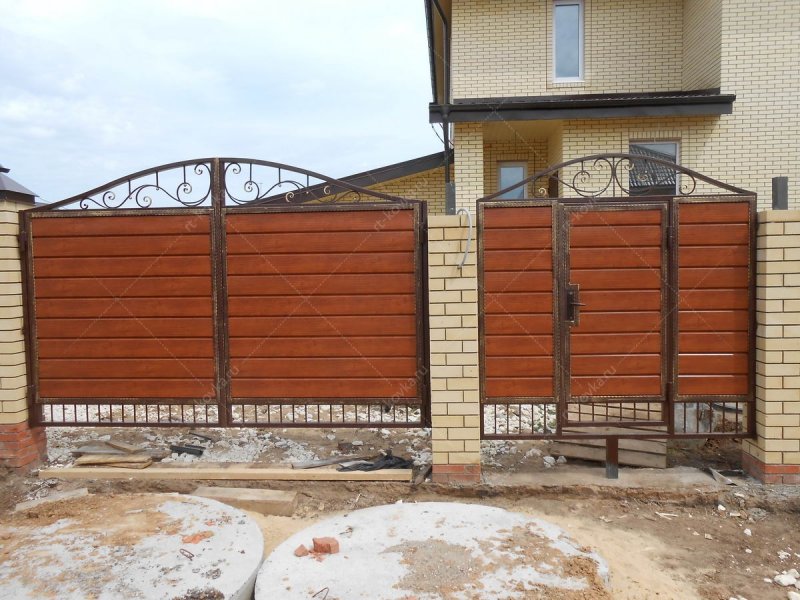 Ворота обшитые сайдингом