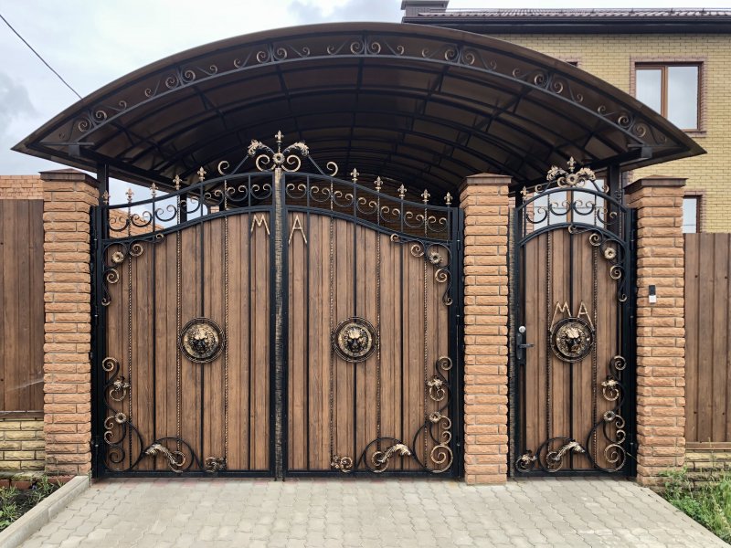 Калитка с козырьком
