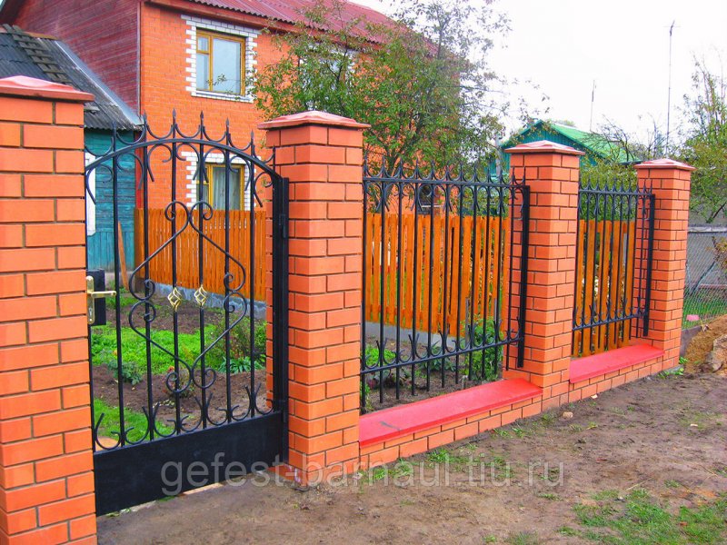 Кирпичные столбы рал 1050