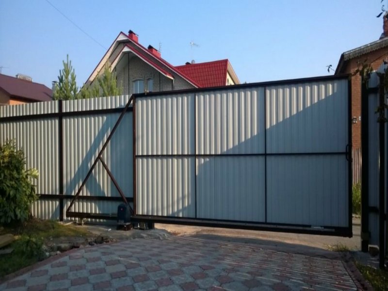 Ворота 4500 откатные профнастил