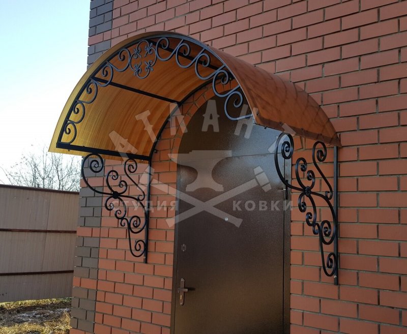 Козырек над калиткой