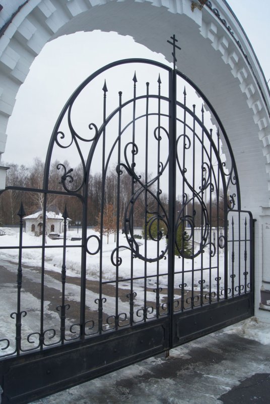 Кладбищенский забор