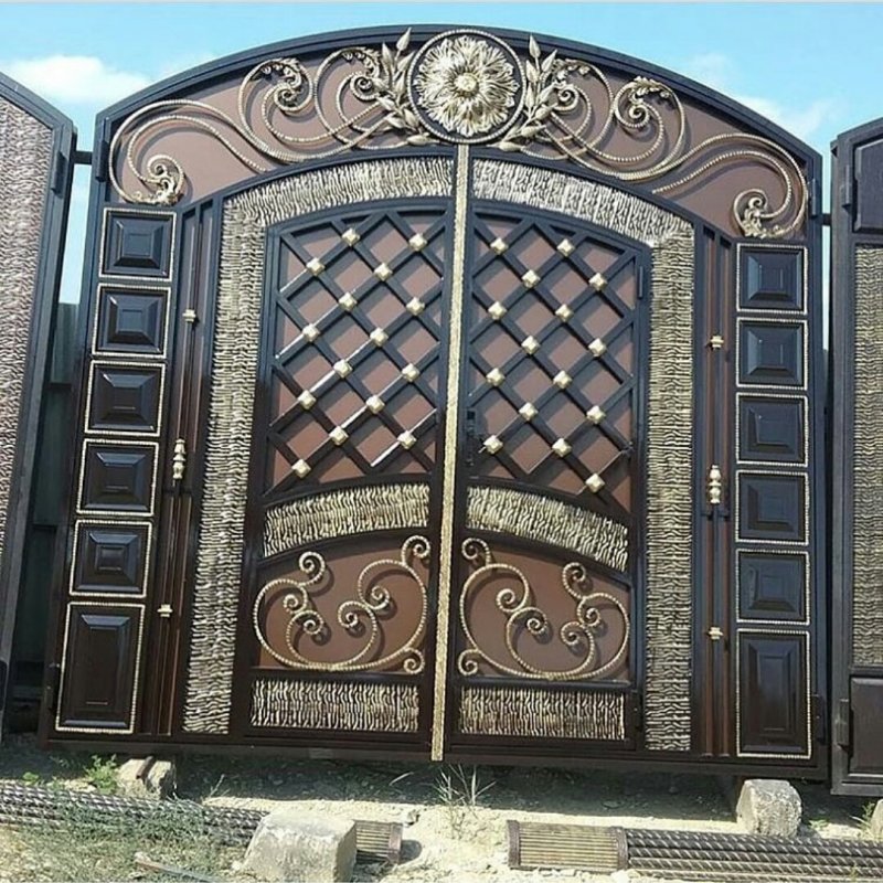 Ворота в Таджикистане
