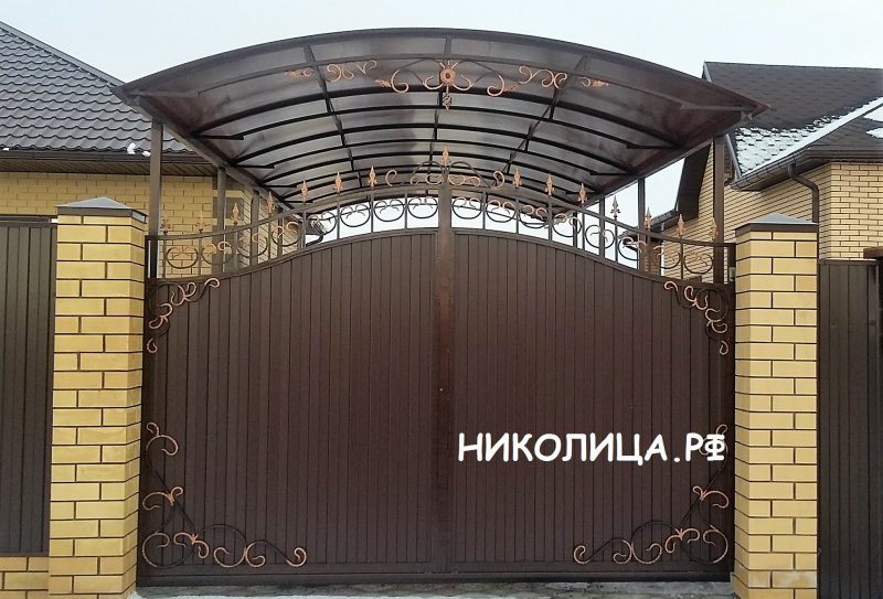 Козырек над калиткой