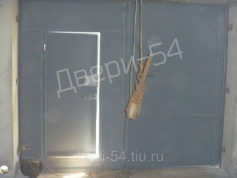 Ворота гаражные металлические 2,5*1,9 м