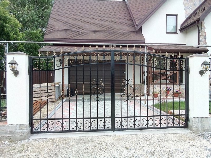 Ворота распашные кованые