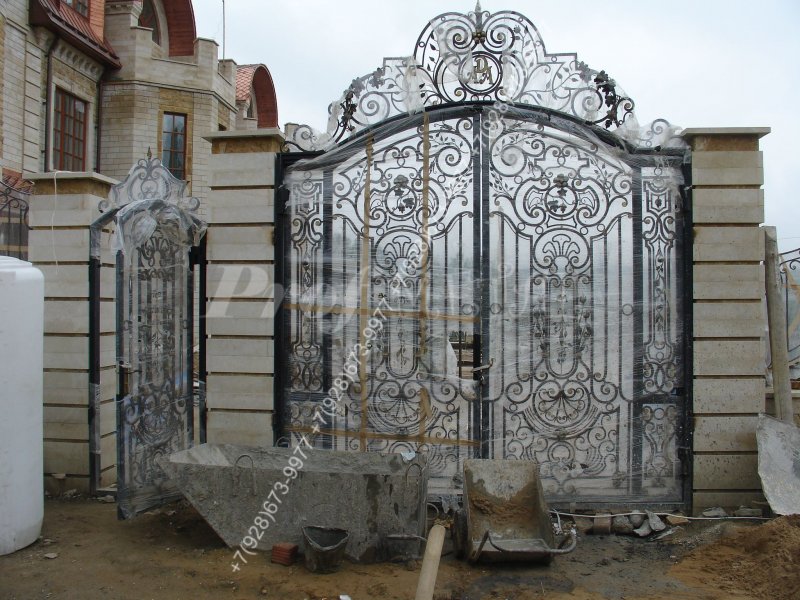 Архитектура Барселоны двери