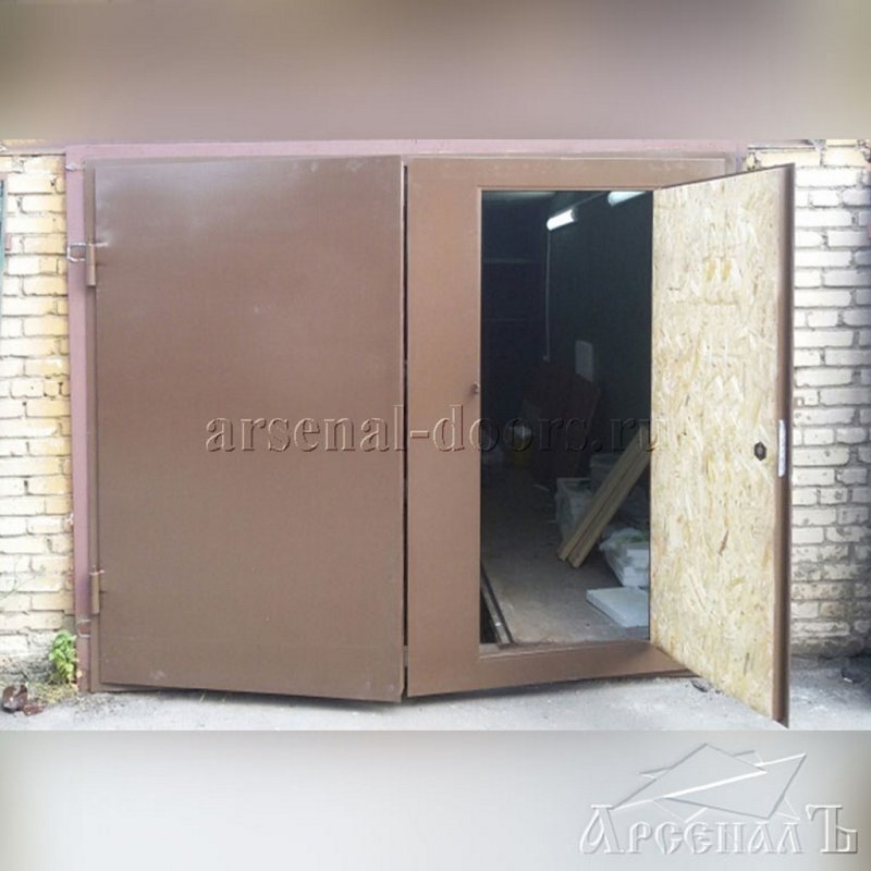 Распашные ворота для гаража деревянные ОСП панели