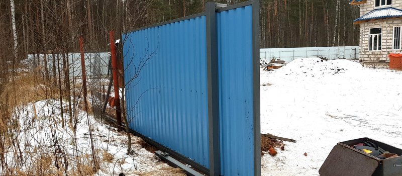 Дача с воротами в Россия