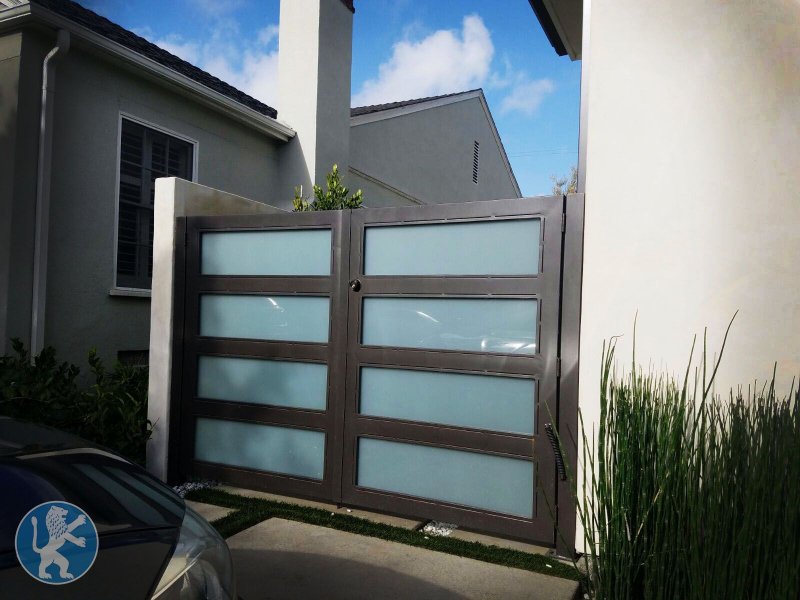 Auto Gate border