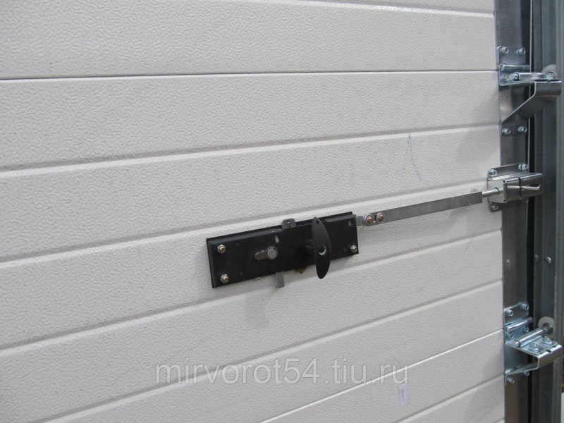 Замок DOORHAN для секционных ворот