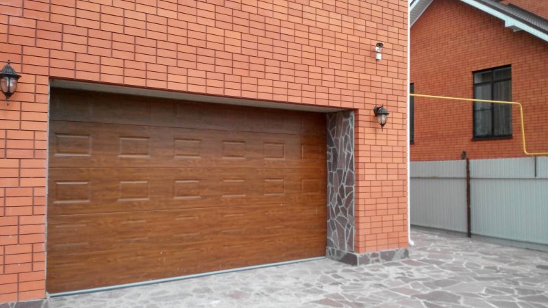 Ворота секционные подъемные DOORHAN