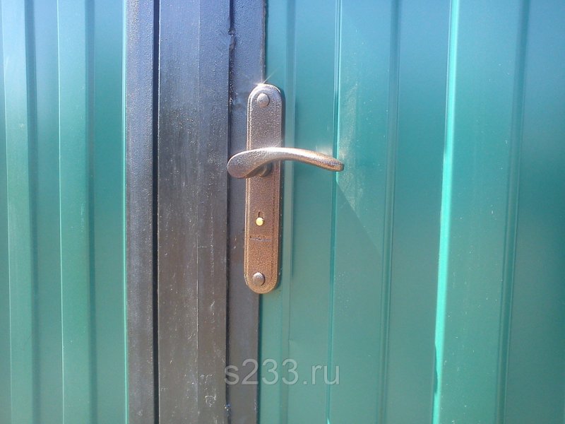 Ручка на калитку из профнастила