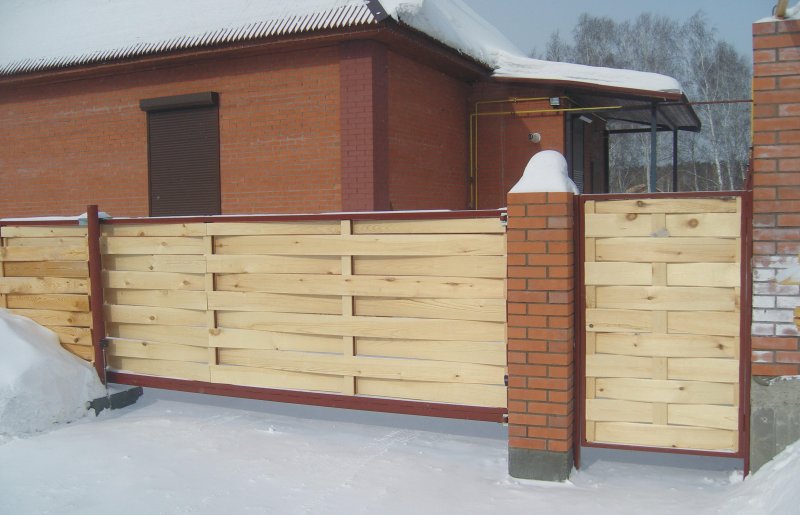 Откатные ворота из дерева