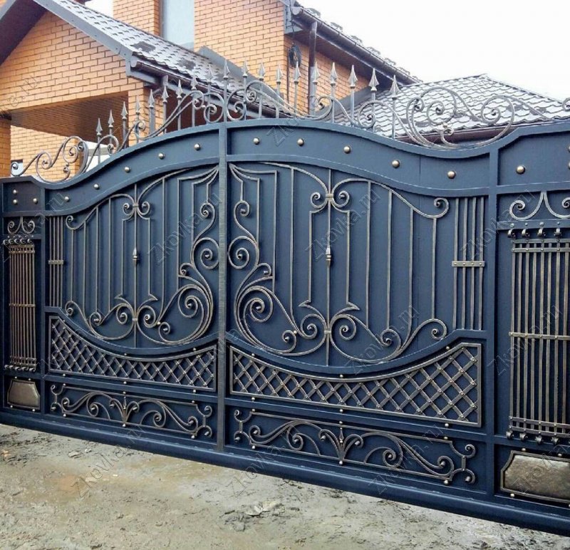 Кованые откатные ворота