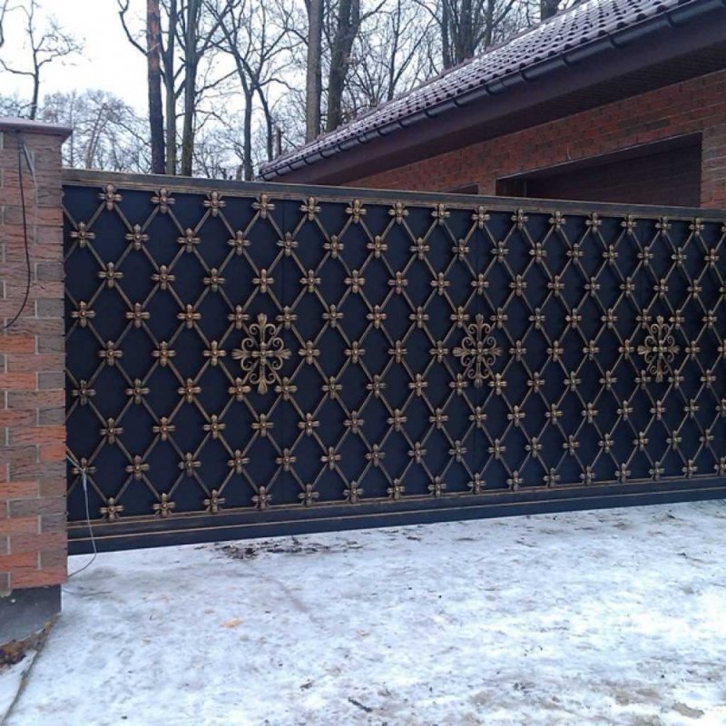 Кованые раздвижные ворота